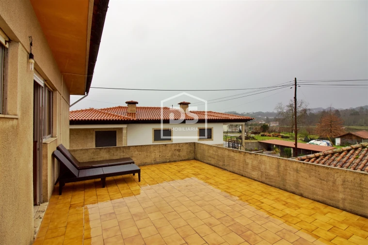 Moradia T3 para Venda em Caide de Rei Foto 28