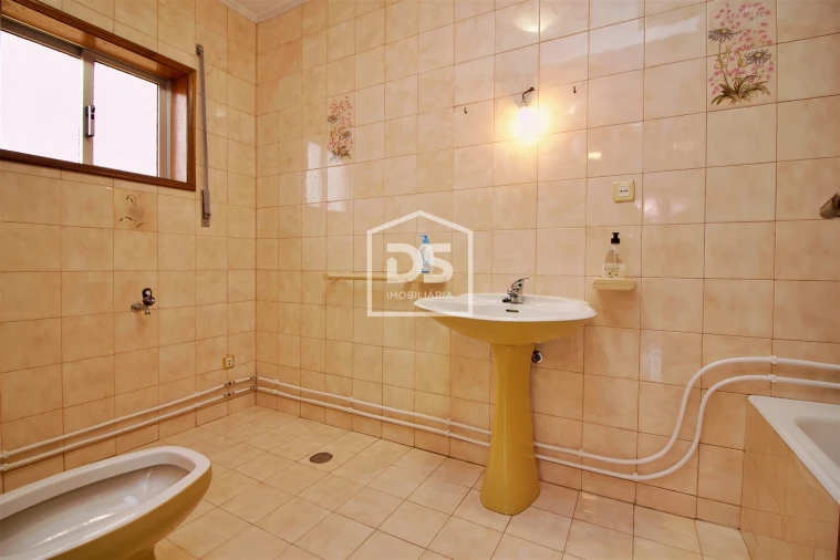 Moradia T3 para Venda em Caide de Rei Foto 25