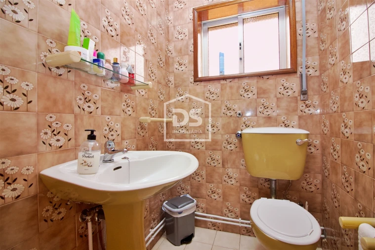 Moradia T3 para Venda em Caide de Rei Foto 24