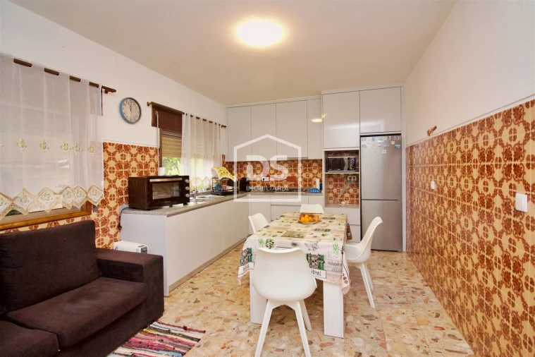 Moradia T3 para Venda em Caide de Rei Foto 12