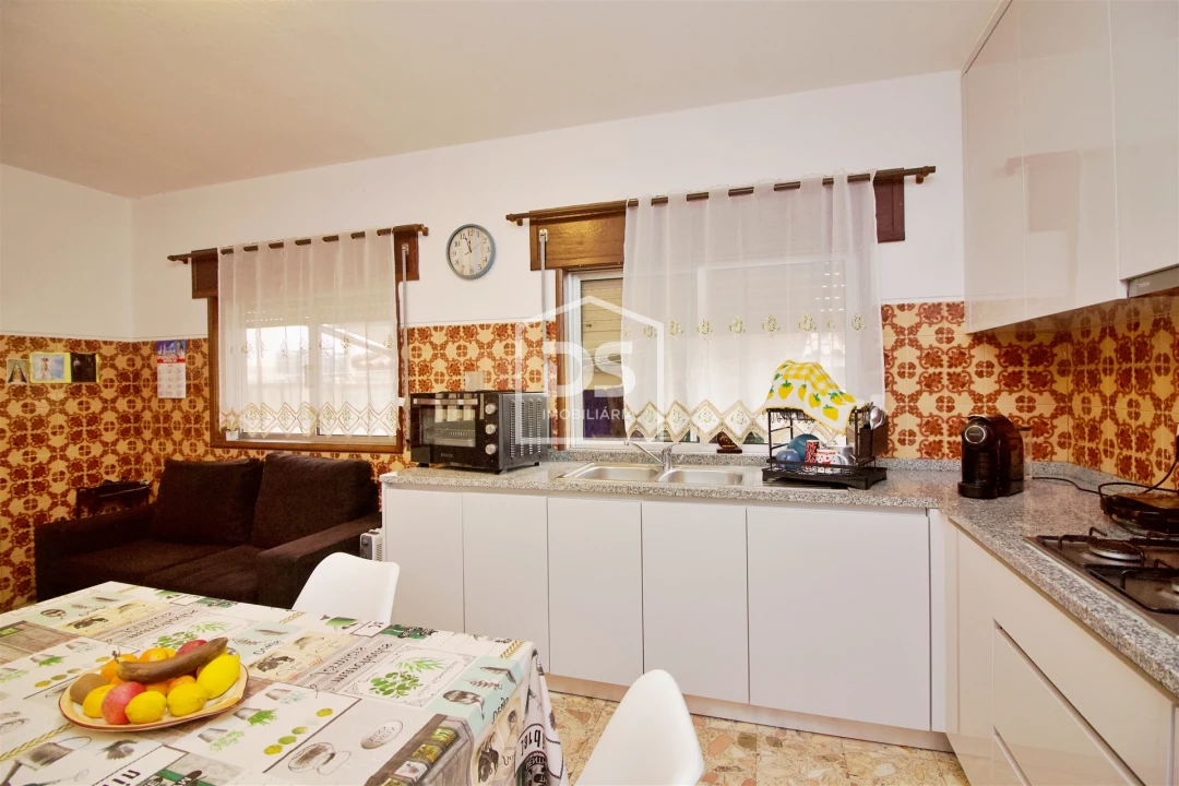 Moradia T3 para Venda em Caide de Rei Foto 14