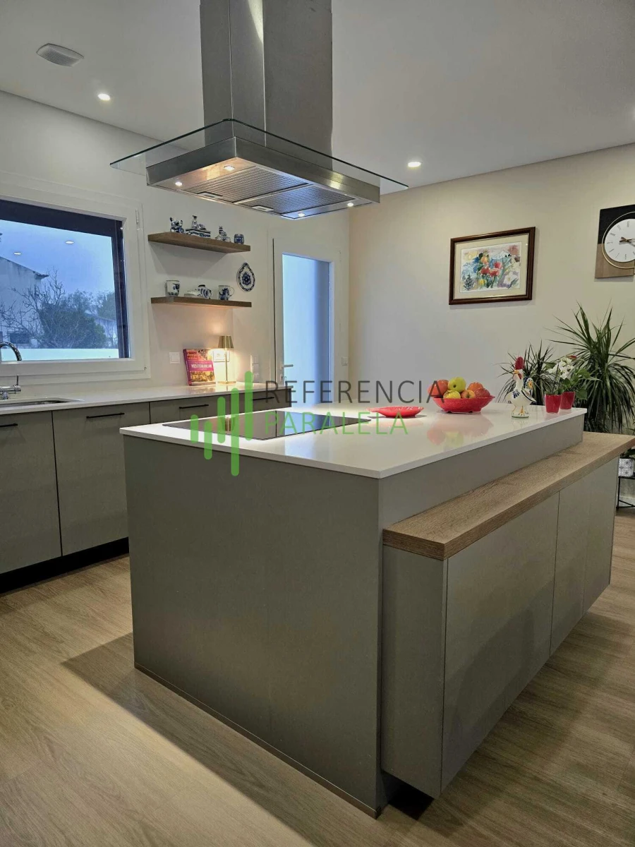 Moradia T4 para Venda em Vermelha Foto 6