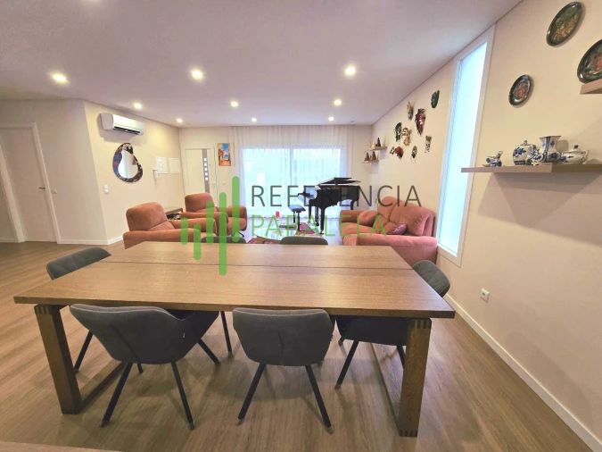 Moradia T4 para Venda em Vermelha Foto 4