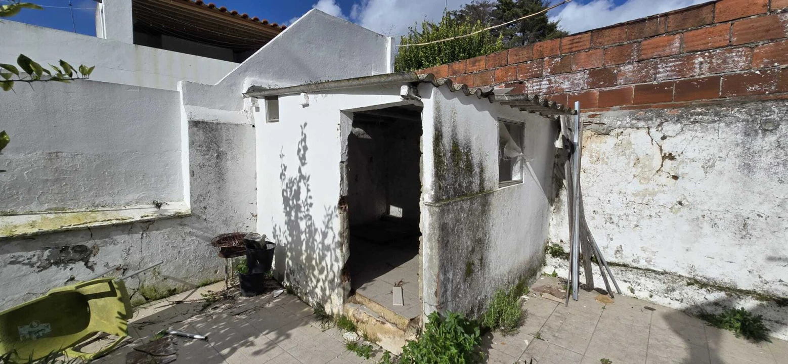 Moradia T3 para Venda em Santa Maria do Castelo e Santiago e Santa Susana Foto 14