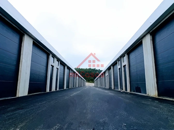 Garagem para Arrendamento em Santa Maria, São Pedro e Matacães