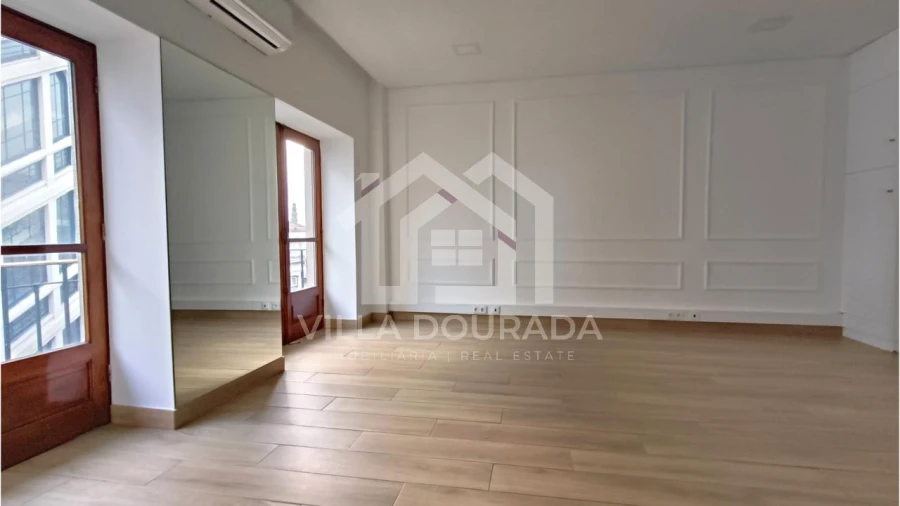 Escritório para Venda em Cedofeita, Santo Ildefonso, Sé, Miragaia, São Nicolau e Vitória Foto 7