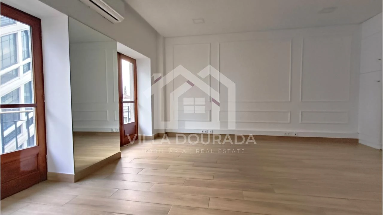 Escritório para Venda em Cedofeita, Santo Ildefonso, Sé, Miragaia, São Nicolau e Vitória Foto 7