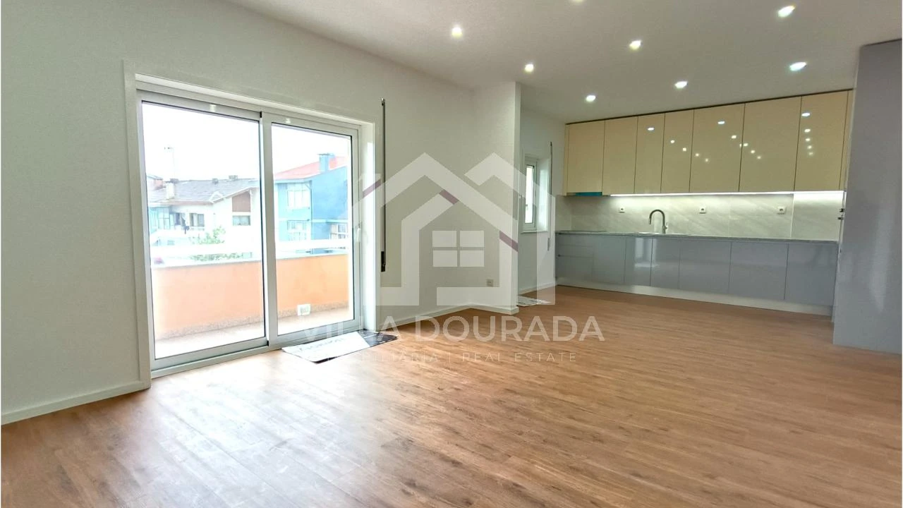 Apartamento T3 para Venda em Aguas Santas Foto 1