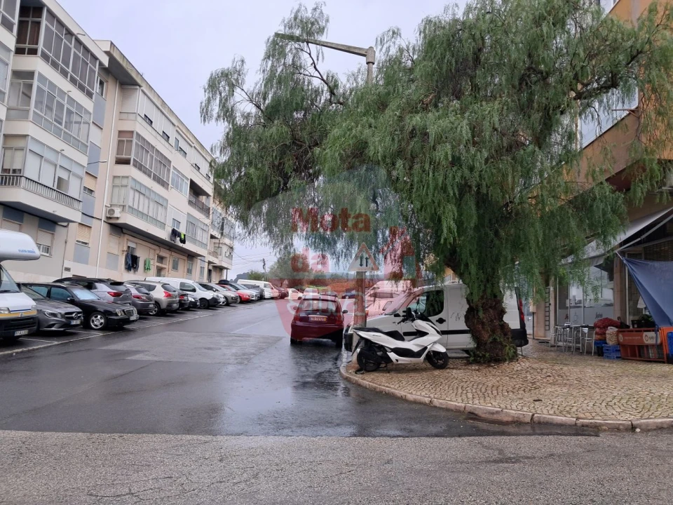 Loja para Venda em Alverca do Ribatejo e Sobralinho Foto 11