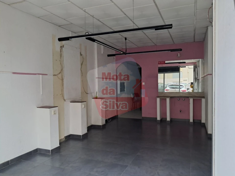 Loja para Venda em Alverca do Ribatejo e Sobralinho Foto 3