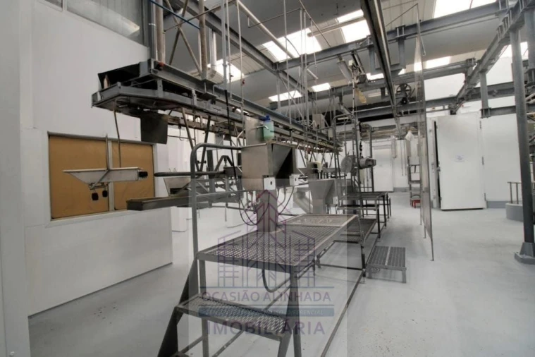 Loja para Venda em Oliveira do Hospital e São Paio de Gramaços Foto 3