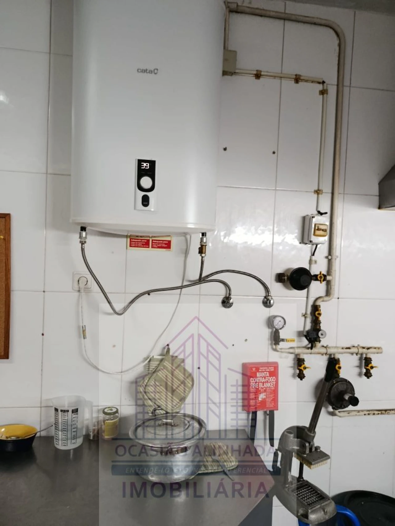 Loja para Trespasse em Seia, São Romão e Lapa dos Dinheiros Foto 19