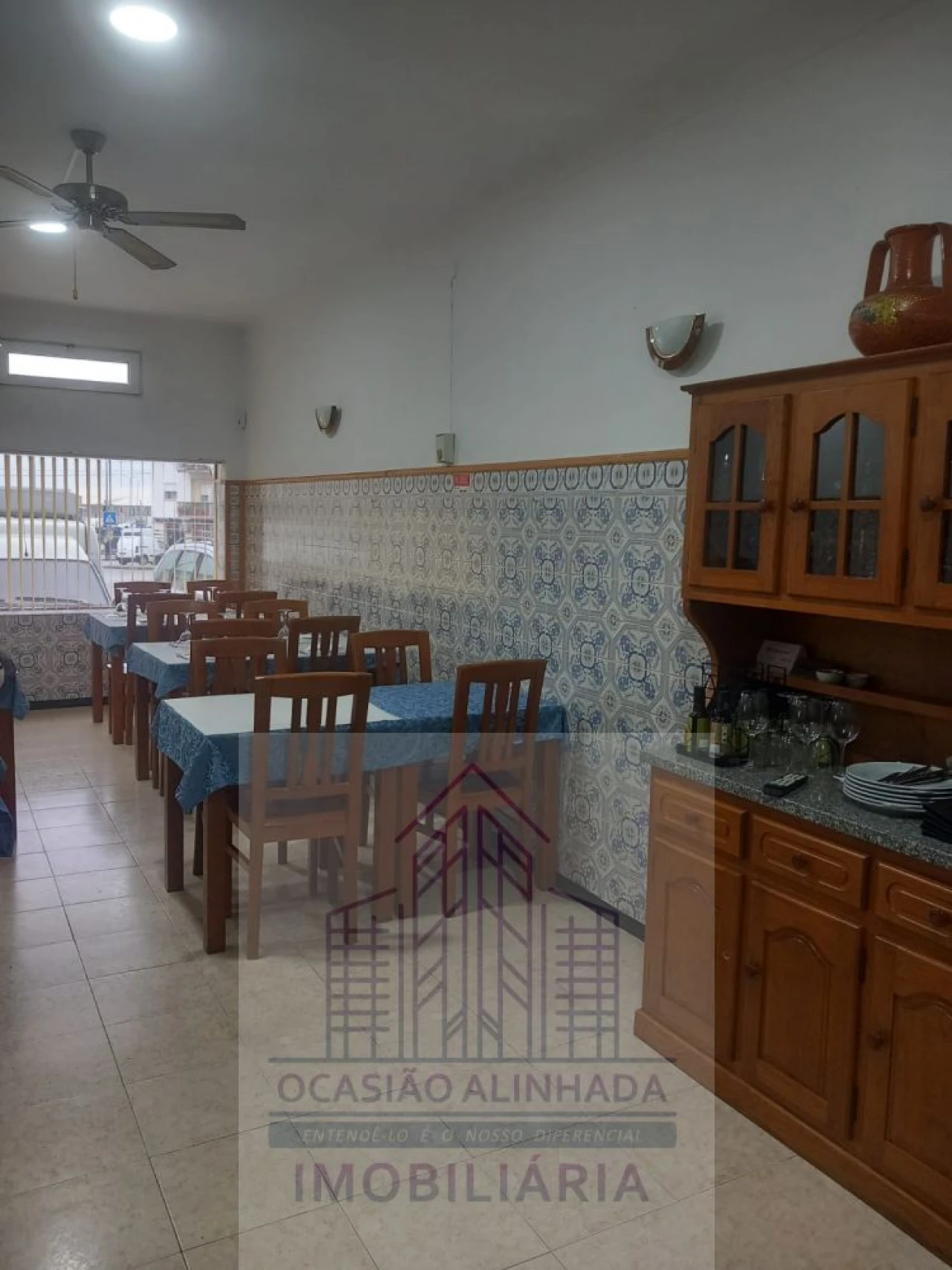 Loja para Trespasse em Seia, São Romão e Lapa dos Dinheiros Foto 2