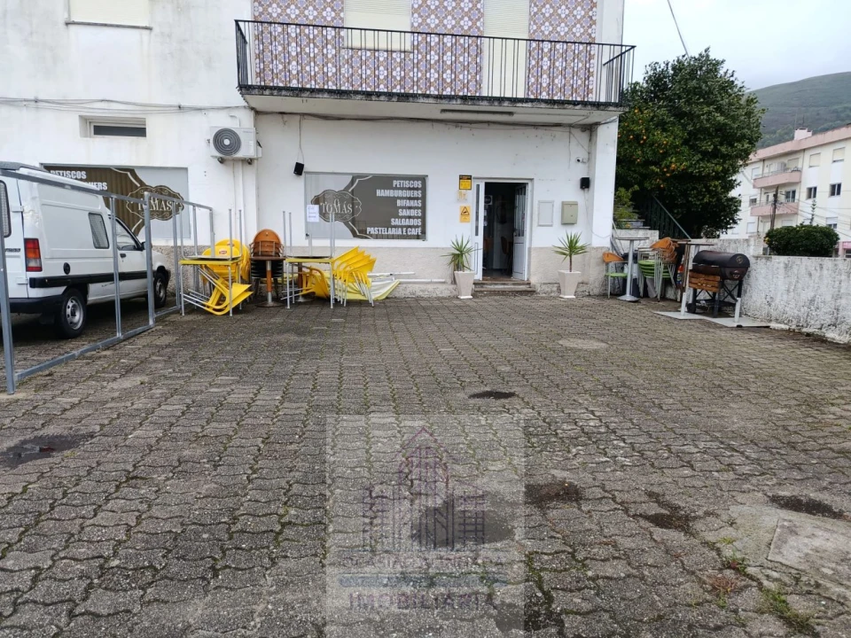 Loja para Trespasse em Seia, São Romão e Lapa dos Dinheiros Foto 11