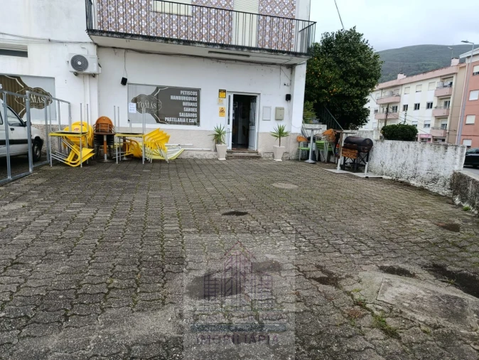 Loja para Trespasse em Seia, São Romão e Lapa dos Dinheiros Foto 26