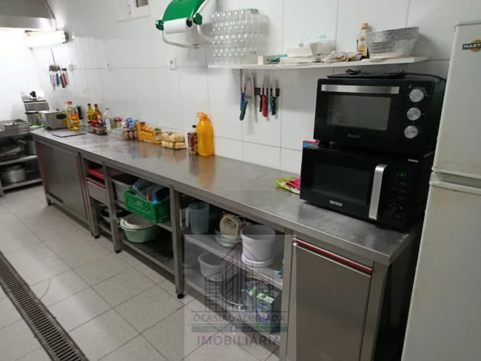 Loja para Trespasse em Seia, São Romão e Lapa dos Dinheiros Foto 17