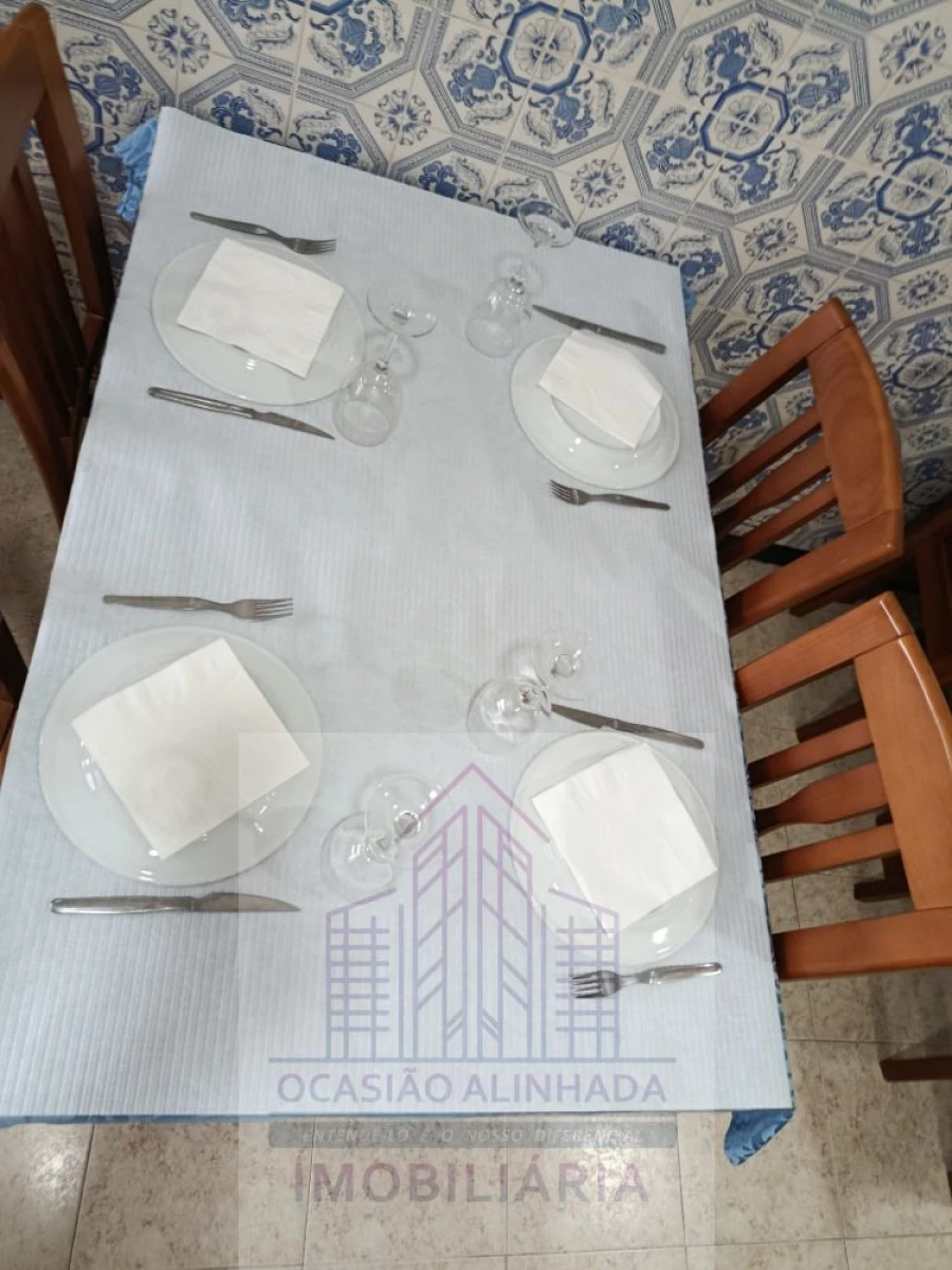 Loja para Trespasse em Seia, São Romão e Lapa dos Dinheiros Foto 24