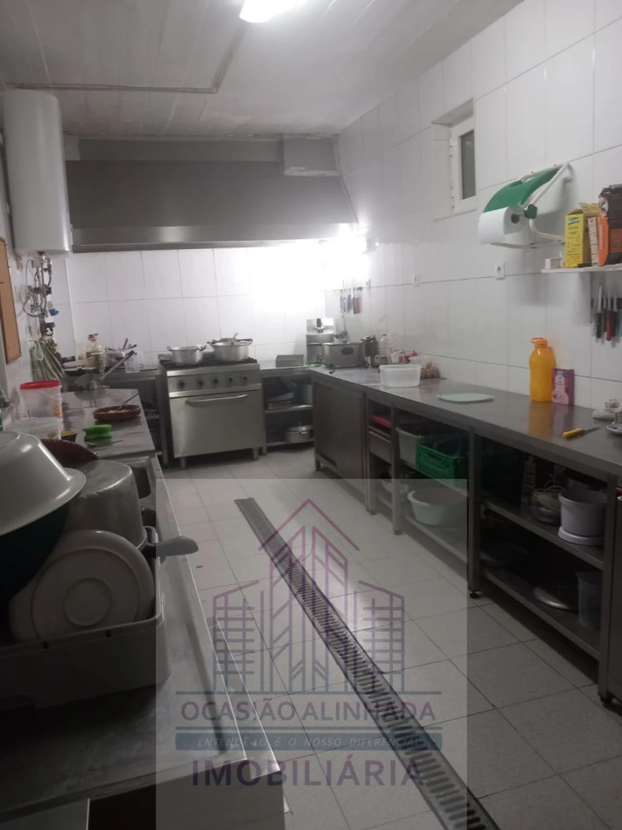 Loja para Trespasse em Seia, São Romão e Lapa dos Dinheiros Foto 1