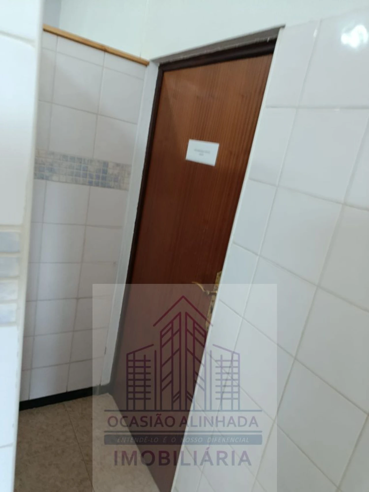 Loja para Trespasse em Seia, São Romão e Lapa dos Dinheiros Foto 6