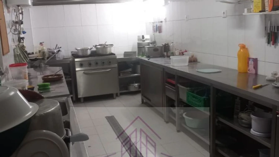 Loja para Trespasse em Seia, São Romão e Lapa dos Dinheiros
