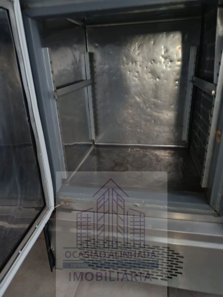 Loja para Arrendamento em Seia, São Romão e Lapa dos Dinheiros Foto 12