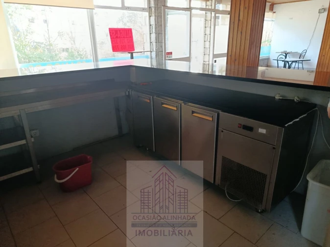 Loja para Arrendamento em Seia, São Romão e Lapa dos Dinheiros Foto 5