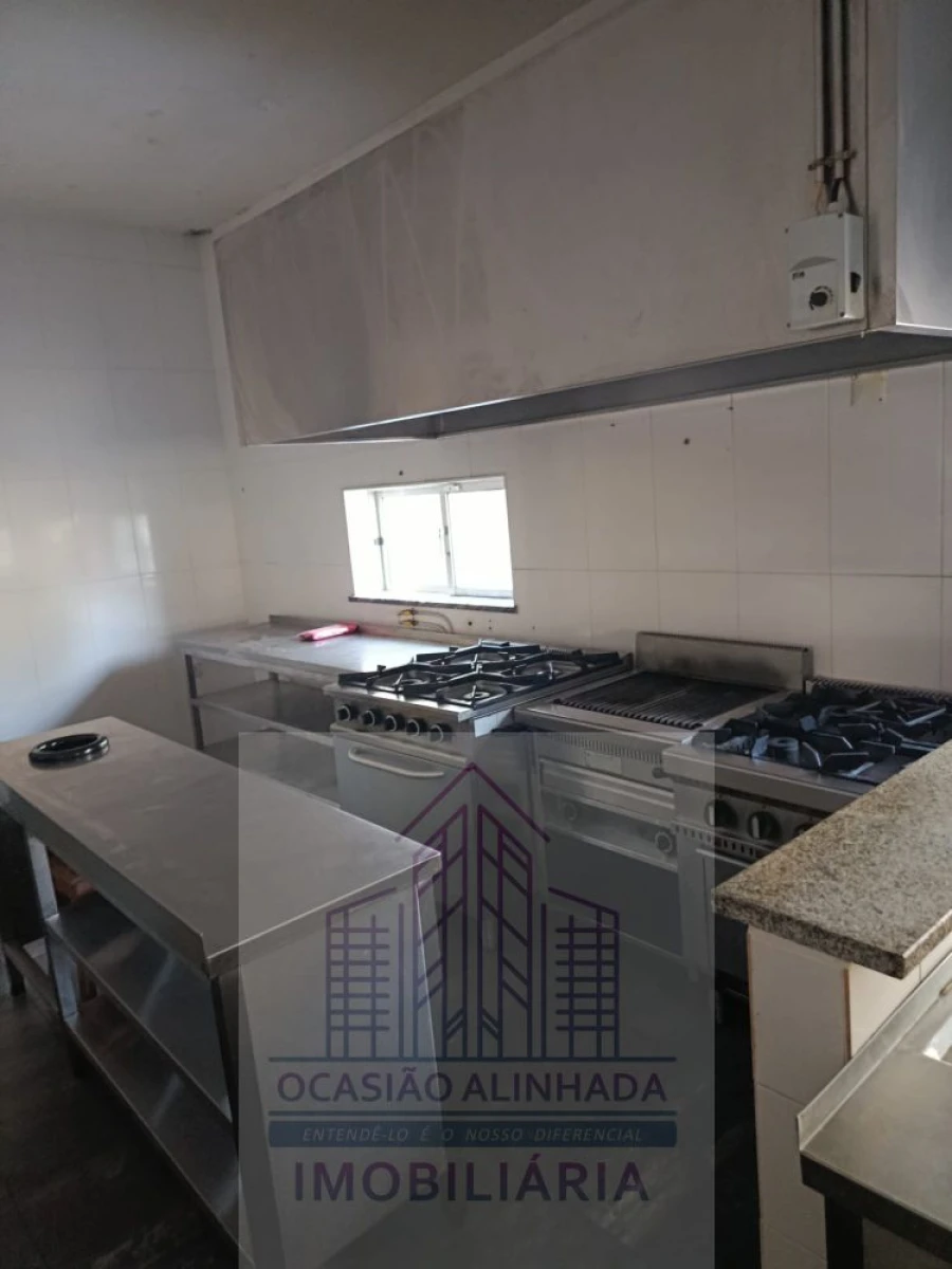 Loja para Arrendamento em Seia, São Romão e Lapa dos Dinheiros Foto 11