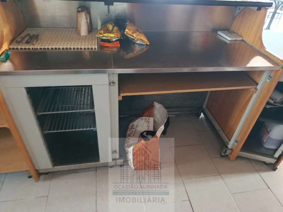 Loja para Arrendamento em Seia, São Romão e Lapa dos Dinheiros Foto 29