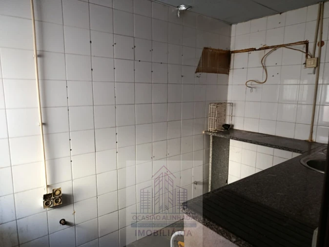 Loja para Venda em Oliveira do Hospital e São Paio de Gramaços Foto 10