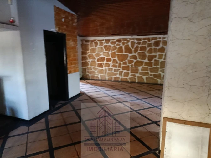 Loja para Venda em Oliveira do Hospital e São Paio de Gramaços Foto 8