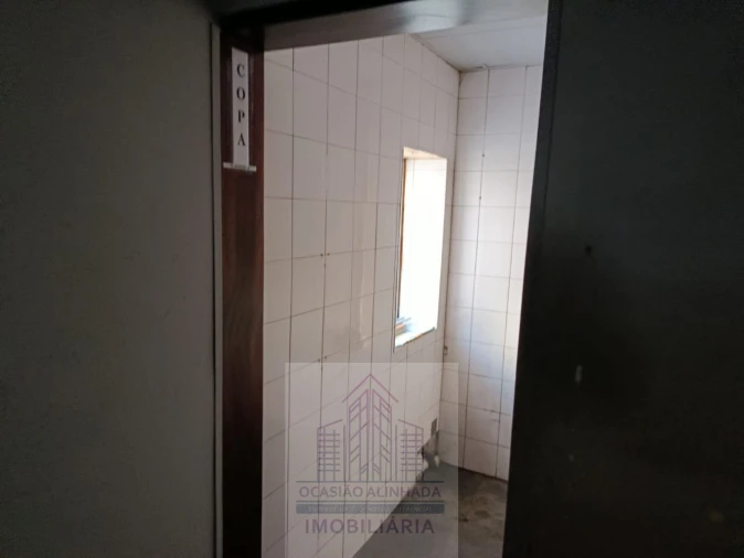 Loja para Venda em Oliveira do Hospital e São Paio de Gramaços Foto 12