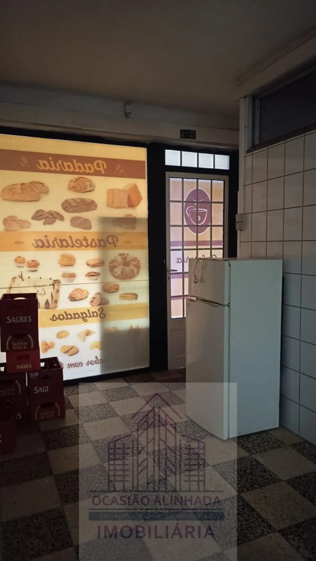 Loja para Trespasse em Seia, São Romão e Lapa dos Dinheiros Foto 9