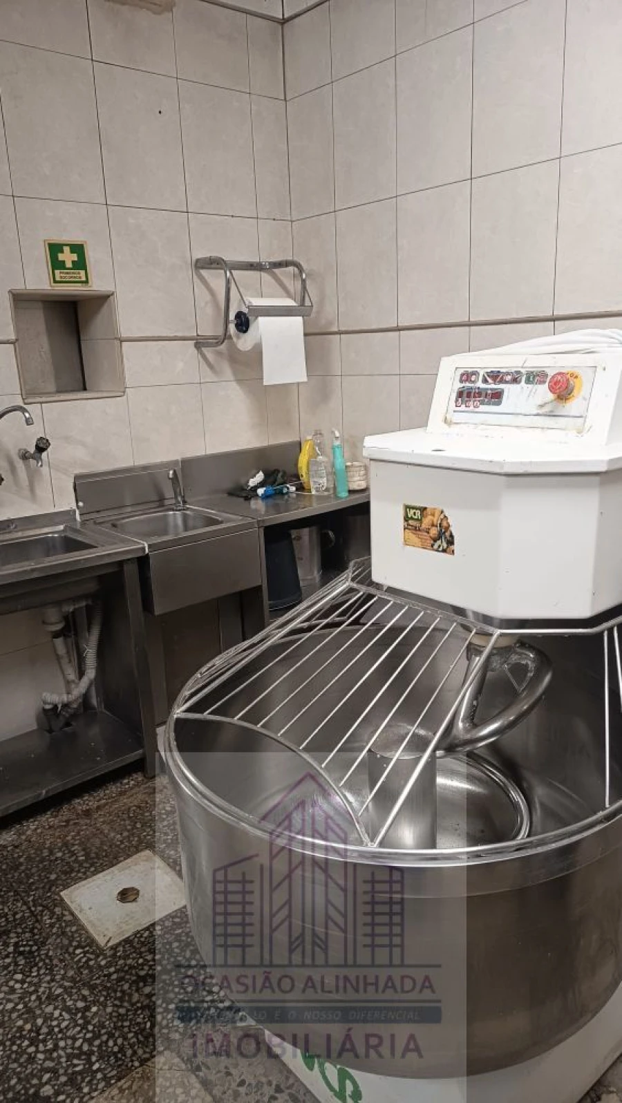 Loja para Trespasse em Seia, São Romão e Lapa dos Dinheiros Foto 15