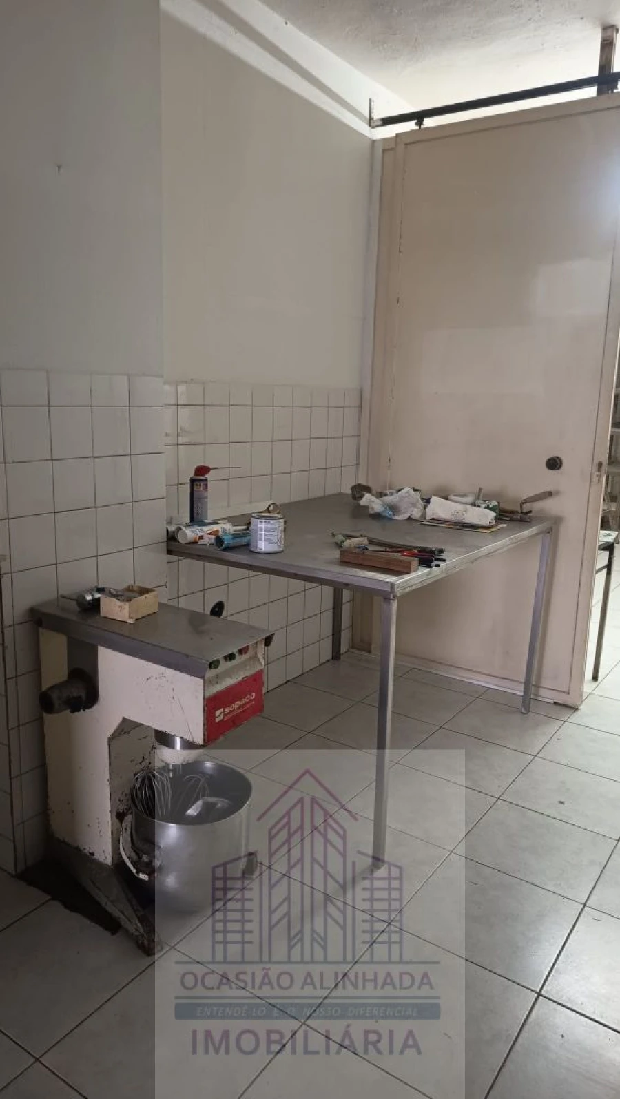 Loja para Trespasse em Seia, São Romão e Lapa dos Dinheiros Foto 25