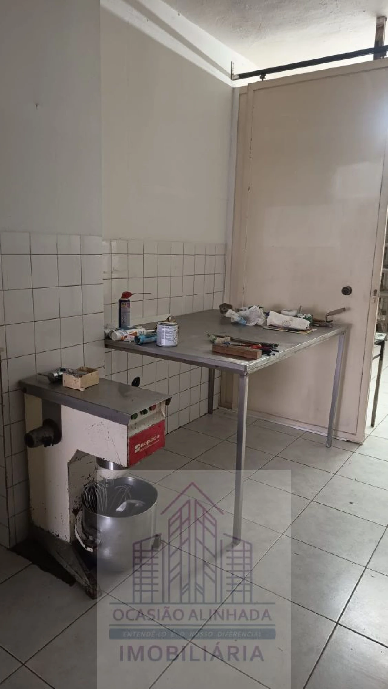 Loja para Trespasse em Seia, São Romão e Lapa dos Dinheiros Foto 25