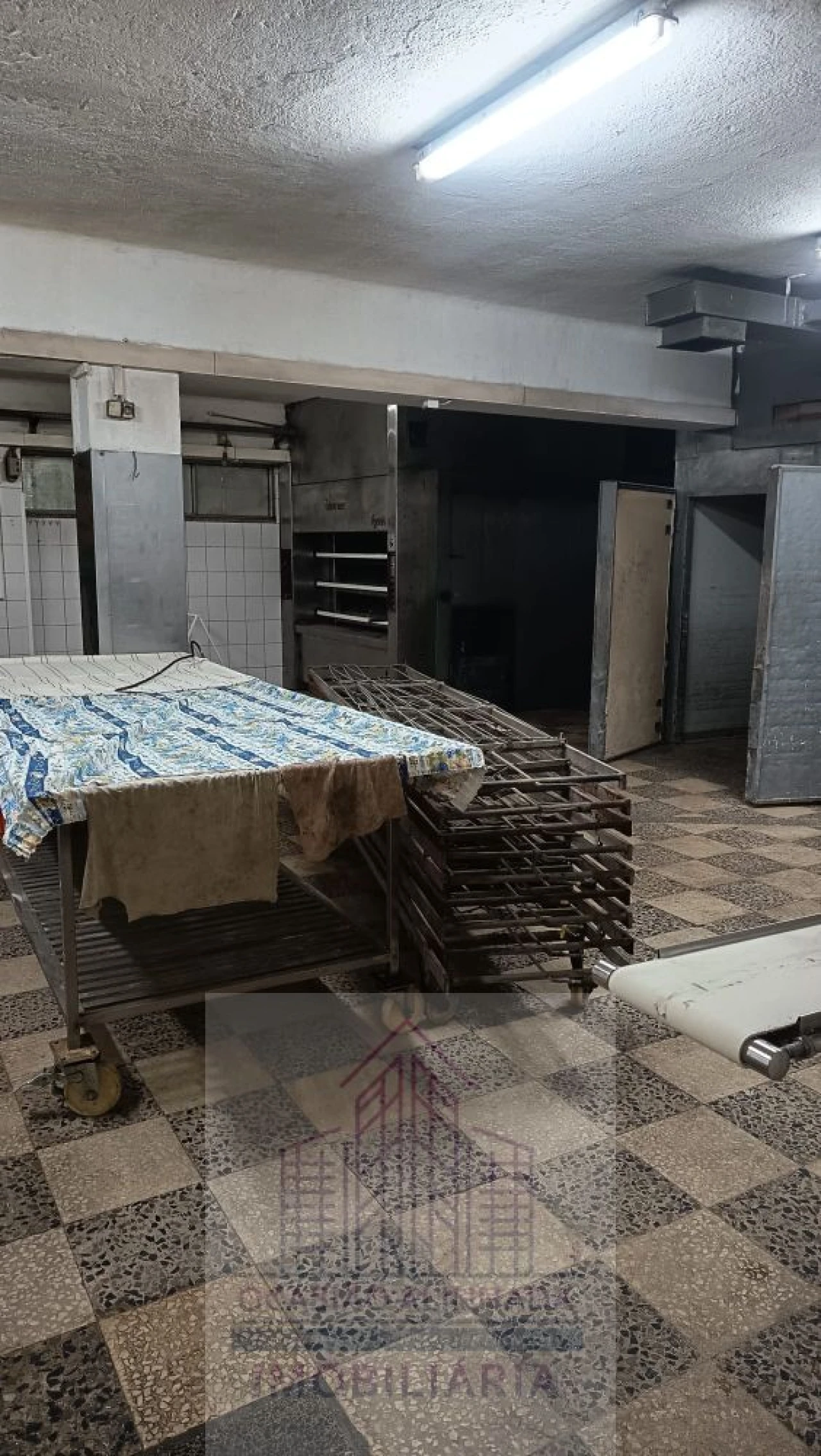 Loja para Trespasse em Seia, São Romão e Lapa dos Dinheiros Foto 5