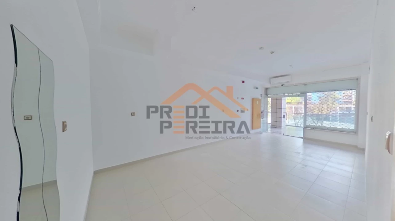 Loja para Venda em Ramada e Caneças Foto 9