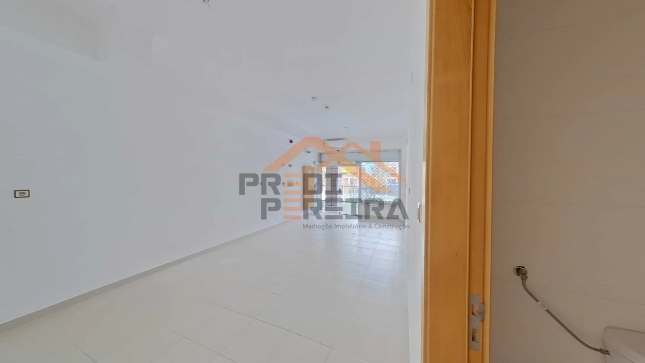 Loja para Venda em Ramada e Caneças Foto 17