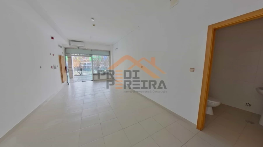 Loja para Venda em Ramada e Caneças Foto 8