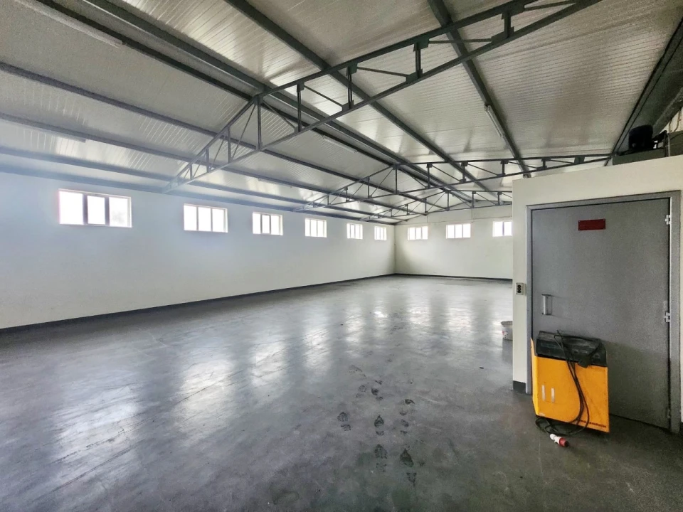 Armazém para Venda em Penamaior Foto 3