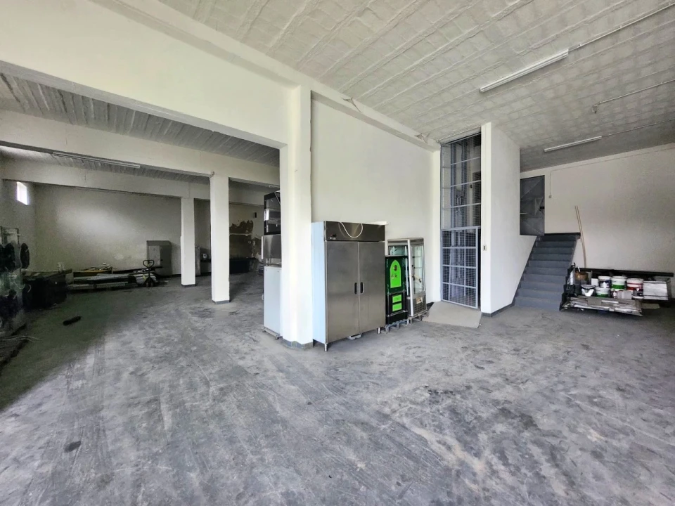 Armazém para Venda em Penamaior Foto 6