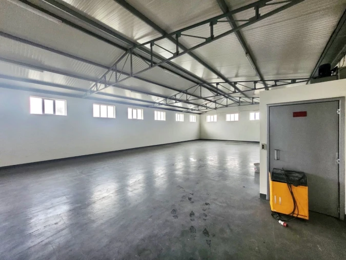 Armazém para Venda em Penamaior Foto 3