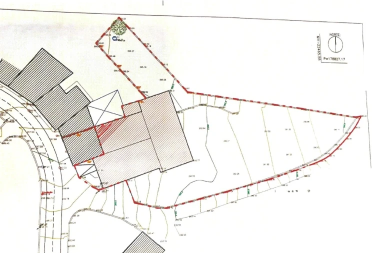 Armazém para Venda em Penamaior Planta 1