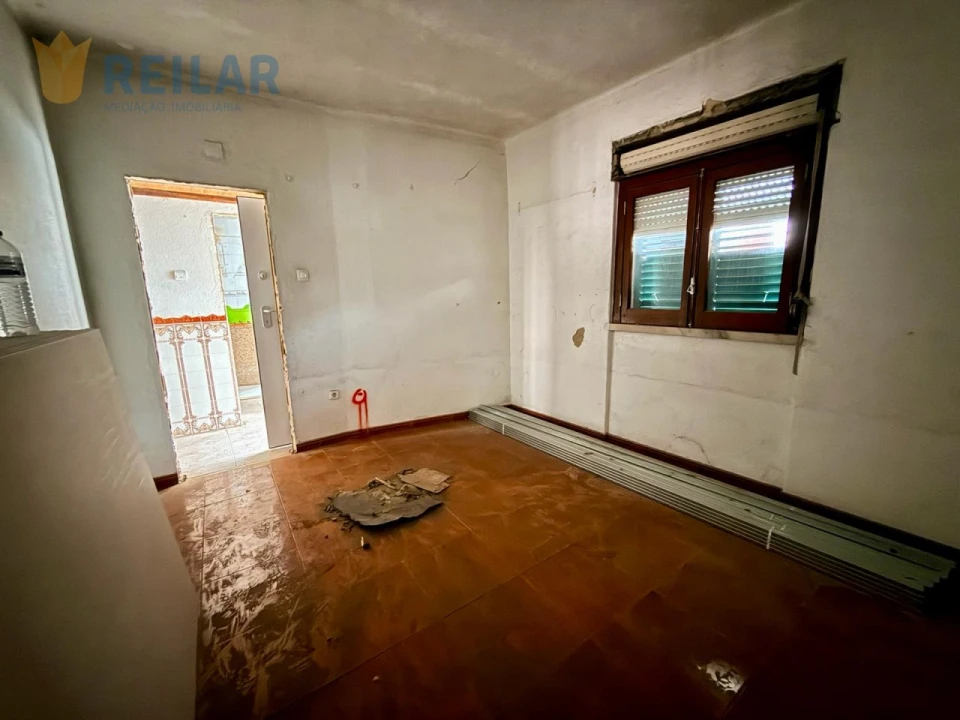 Moradia T2 para Venda em Vialonga Foto 23