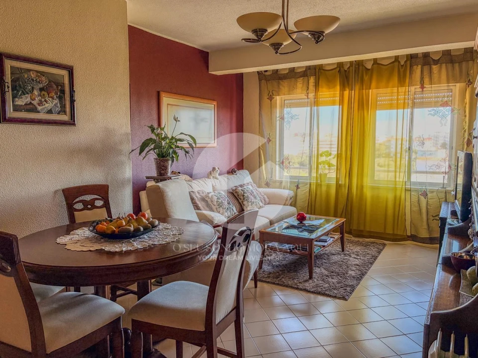 Apartamento T2 para Venda em Quelfes Foto 2