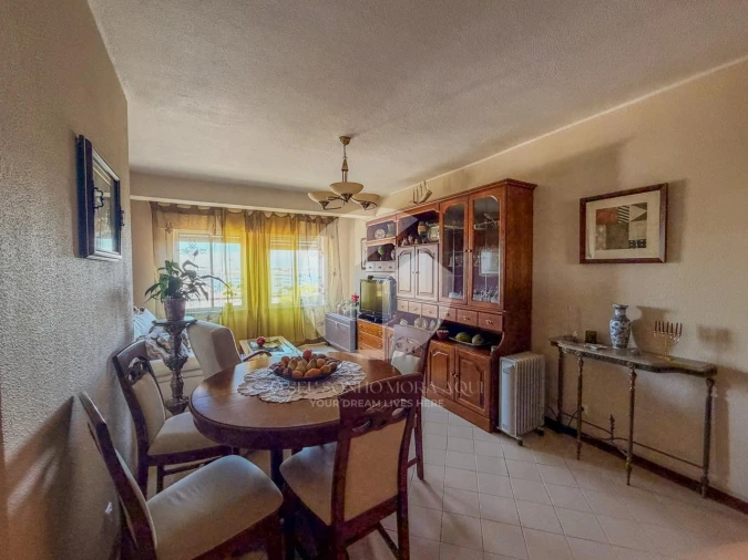 Apartamento T2 para Venda em Quelfes Foto 3