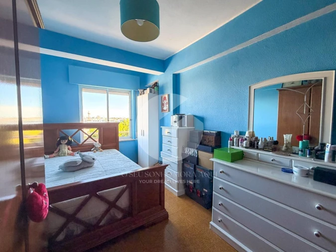 Apartamento T2 para Venda em Quelfes Foto 6