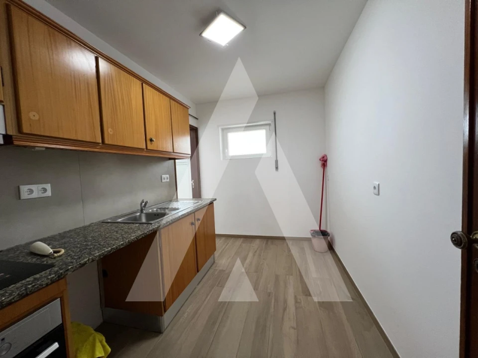 Apartamento T2 para Arrendamento em Eixo e Eirol Foto 2