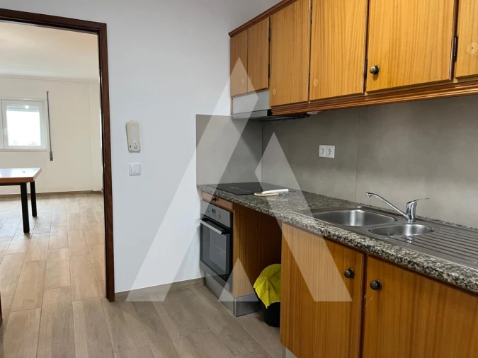 Apartamento T2 para Arrendamento em Eixo e Eirol