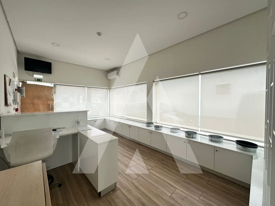 Loja para Arrendamento em Eixo e Eirol Foto 2